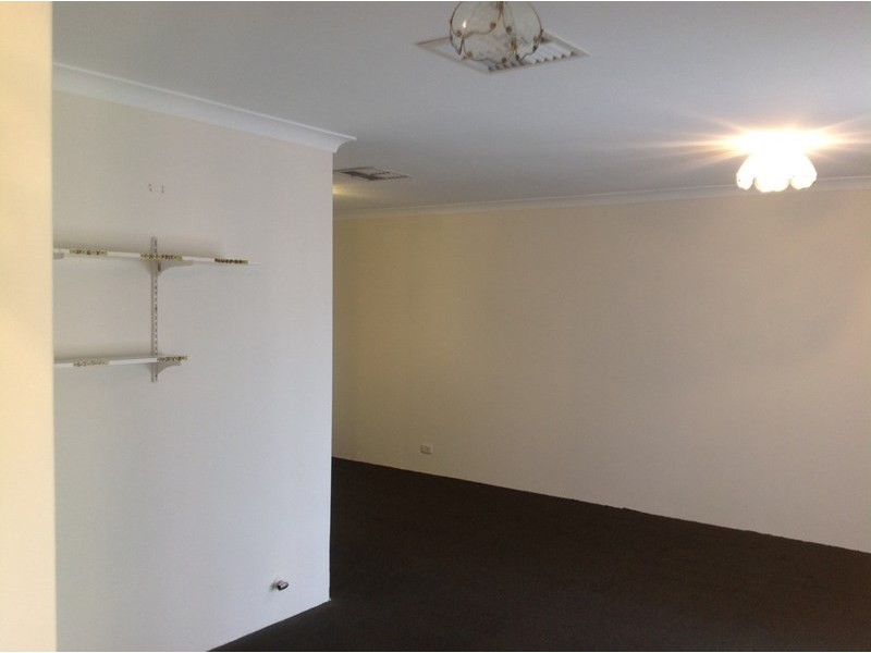 45 Ravenscroft Way, Kelmscott WA 6111