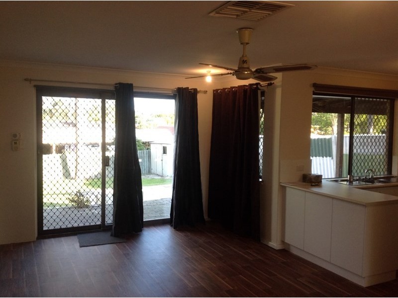 45 Ravenscroft Way, Kelmscott WA 6111