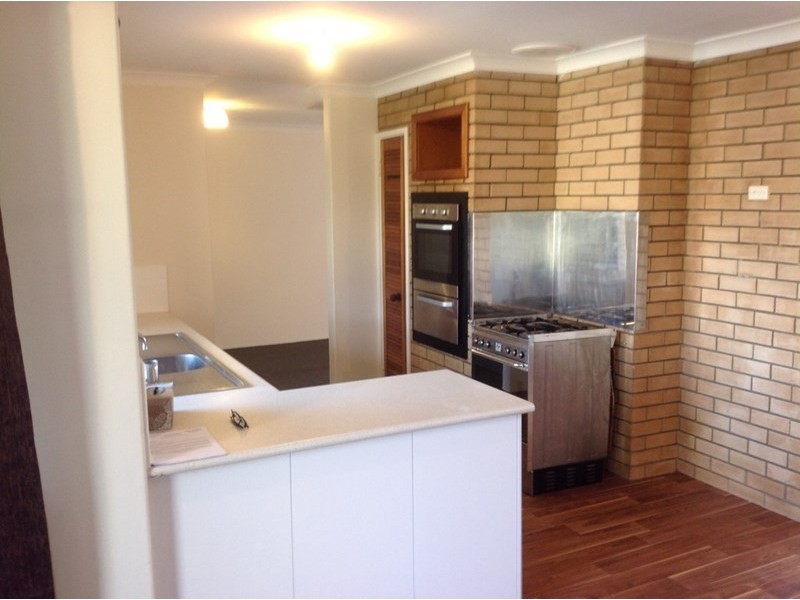 45 Ravenscroft Way, Kelmscott WA 6111