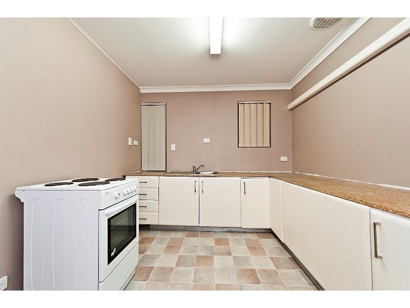 8/13 Blackburn Street, Maddington WA 6109