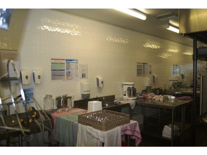 2/2324 ALBANY Highway, Gosnells WA 6110