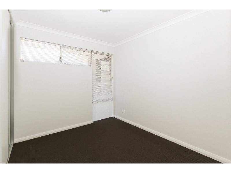 2/10 Engle Close, Maddington WA 6109