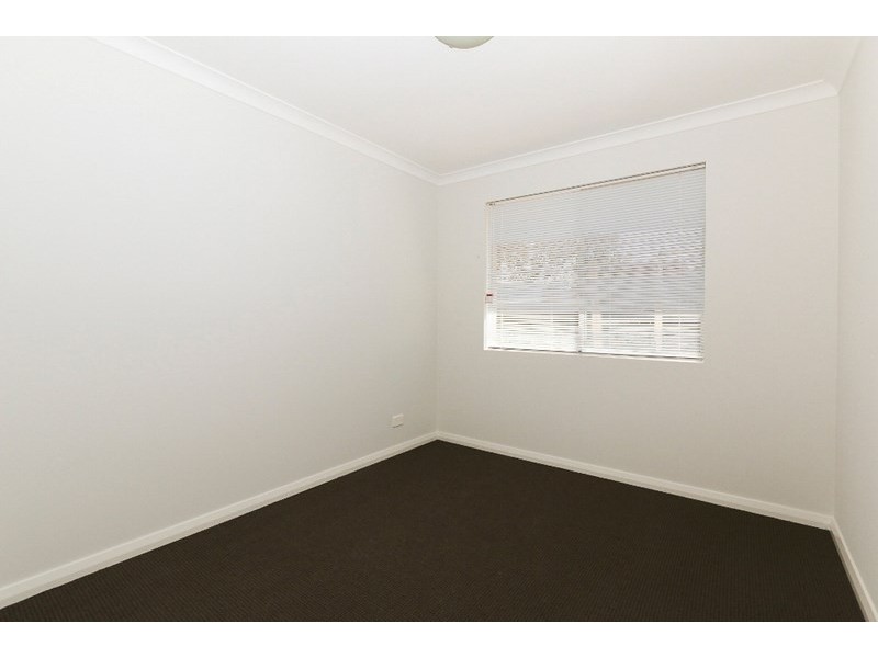 2/10 Engle Close, Maddington WA 6109