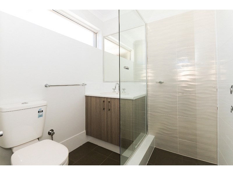 2/10 Engle Close, Maddington WA 6109