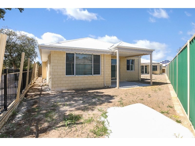 2/10 Engle Close, Maddington WA 6109