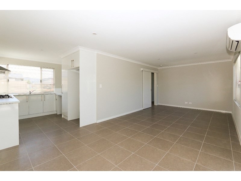 1/10 Engle Close, Maddington WA 6109