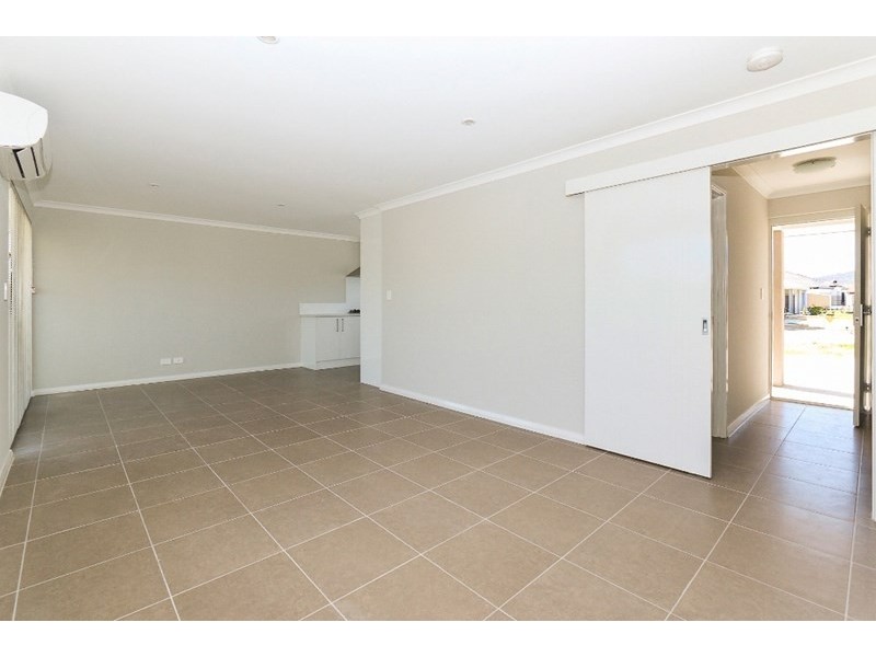 1/10 Engle Close, Maddington WA 6109
