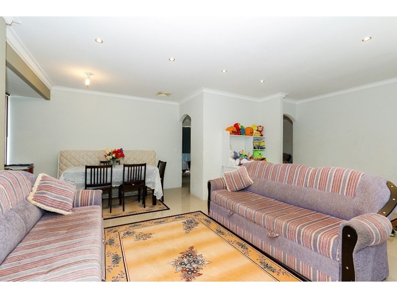 46 Hibiscus Road, Maddington WA 6109