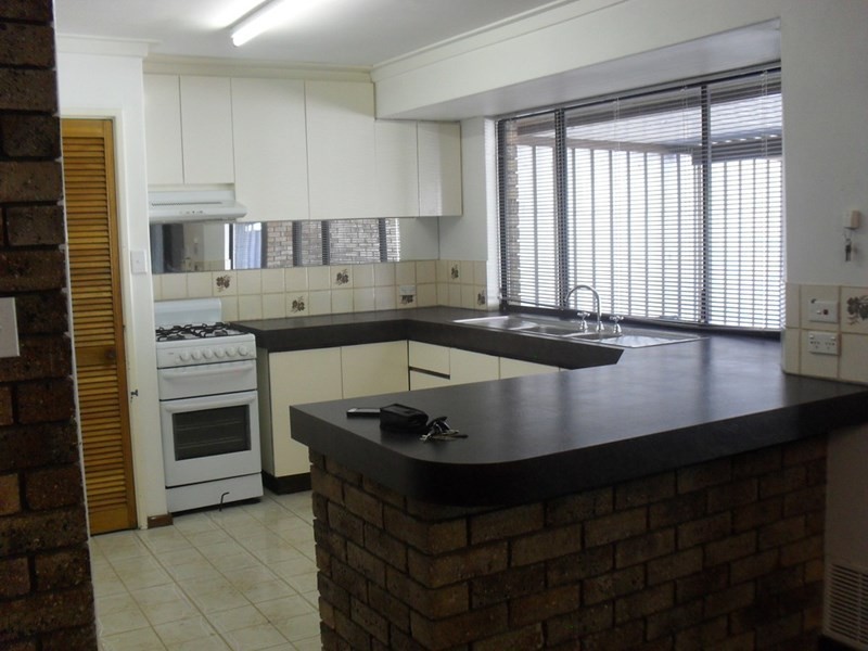 5 Hovea Place, Maddington WA 6109