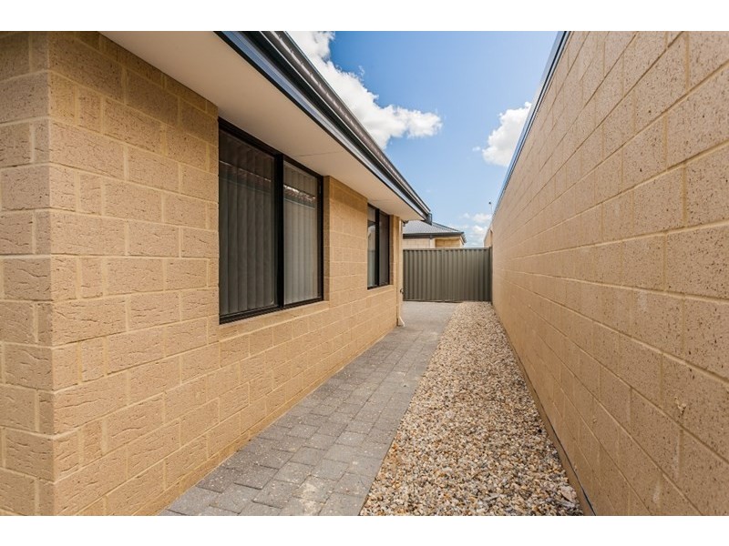 12 Tompkins Way, Harrisdale WA 6112