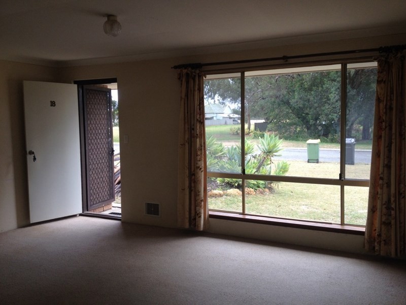 18 Dellavanzo Street, Maddington WA 6109