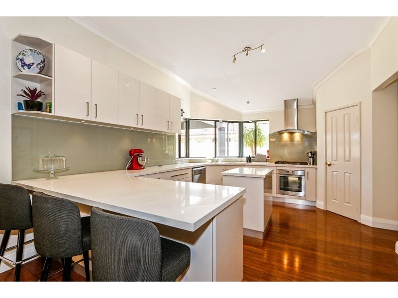 37 Sholto Crescent, Canning Vale WA 6155