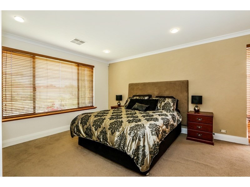 37 Sholto Crescent, Canning Vale WA 6155