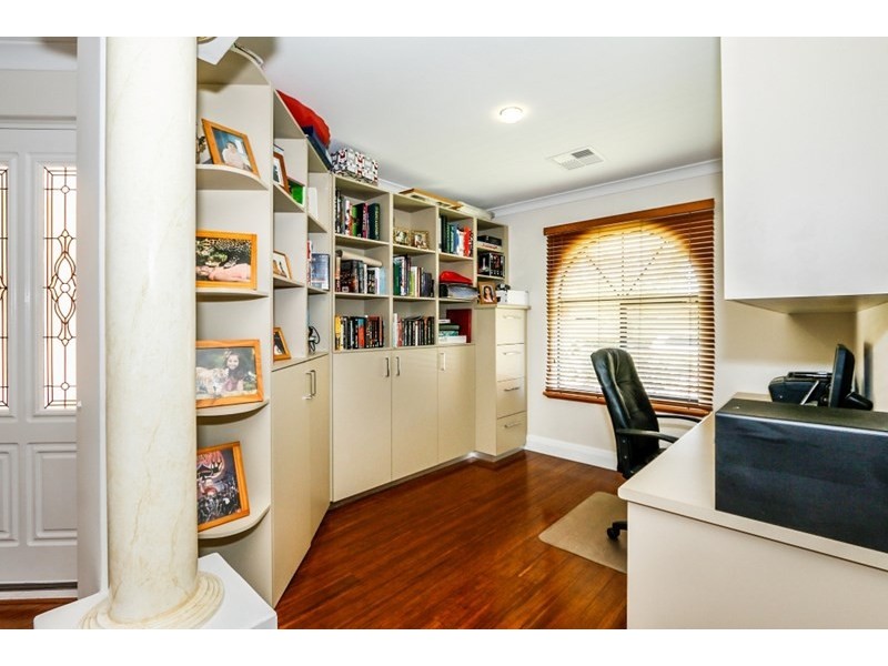 37 Sholto Crescent, Canning Vale WA 6155