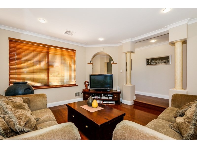 37 Sholto Crescent, Canning Vale WA 6155