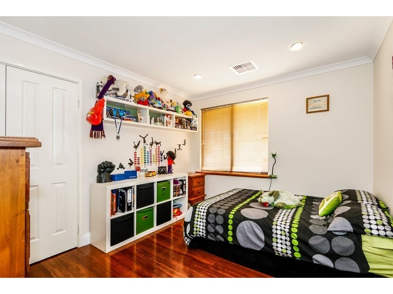 37 Sholto Crescent, Canning Vale WA 6155