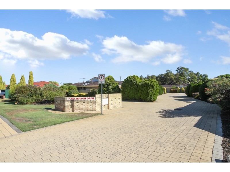 1/1 Chesterton Drive, Thornlie WA 6108