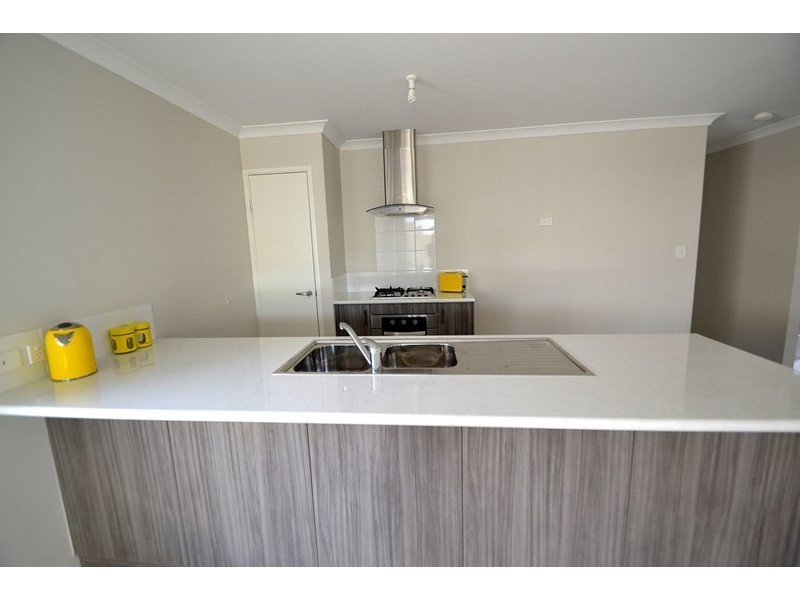 2/102 Westfield Road, Kelmscott WA 6111