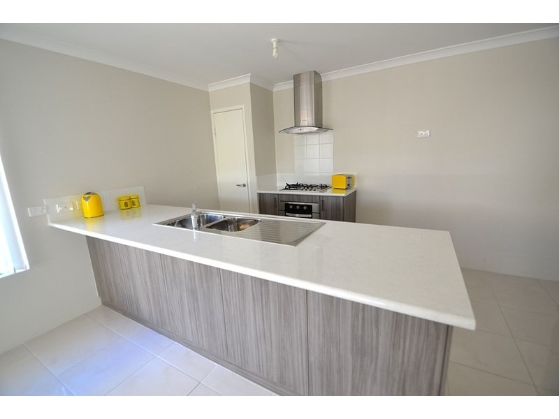 2/102 Westfield Road, Kelmscott WA 6111