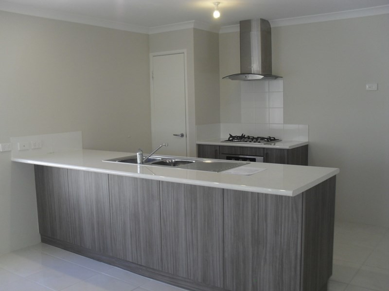 2/102 Westfield Road, Kelmscott WA 6111