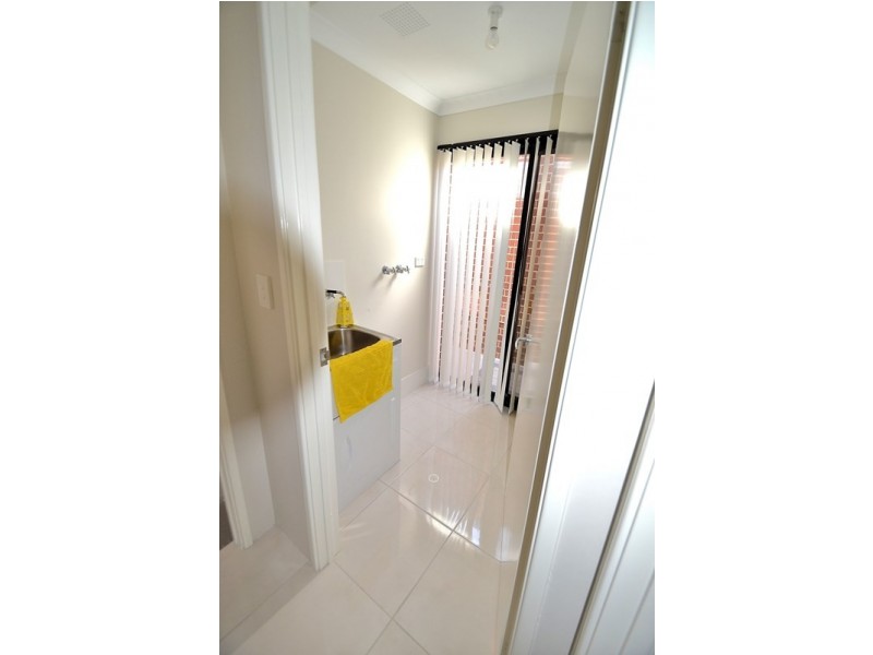 2/102 Westfield Road, Kelmscott WA 6111