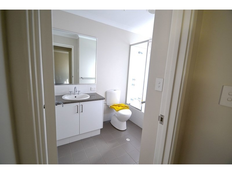 2/102 Westfield Road, Kelmscott WA 6111