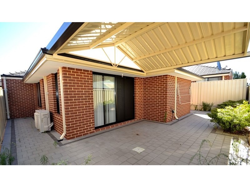 2/102 Westfield Road, Kelmscott WA 6111