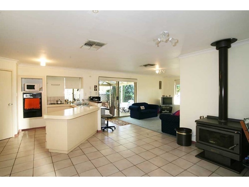 47 Dellar Road, Maddington WA 6109
