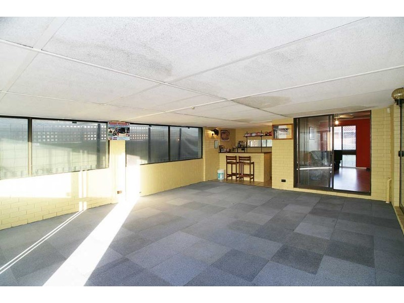 77 Hume Road, Thornlie WA 6108