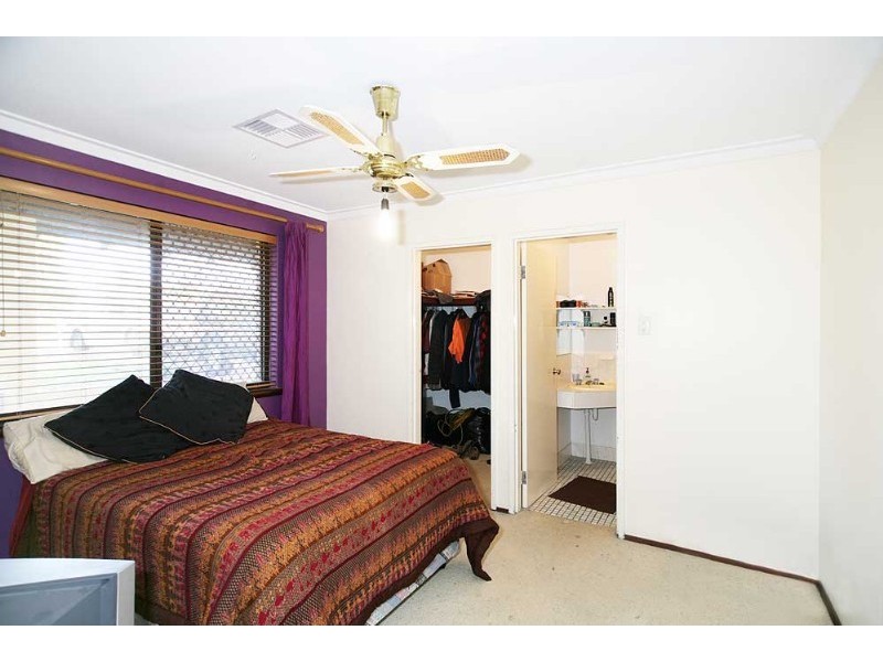 77 Hume Road, Thornlie WA 6108