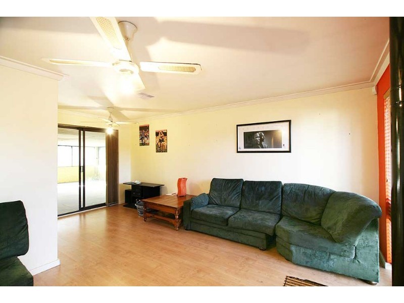 77 Hume Road, Thornlie WA 6108