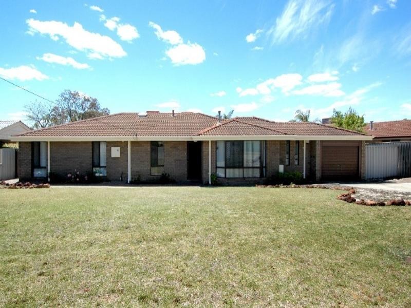 67 Murchison Way, Gosnells WA 6110