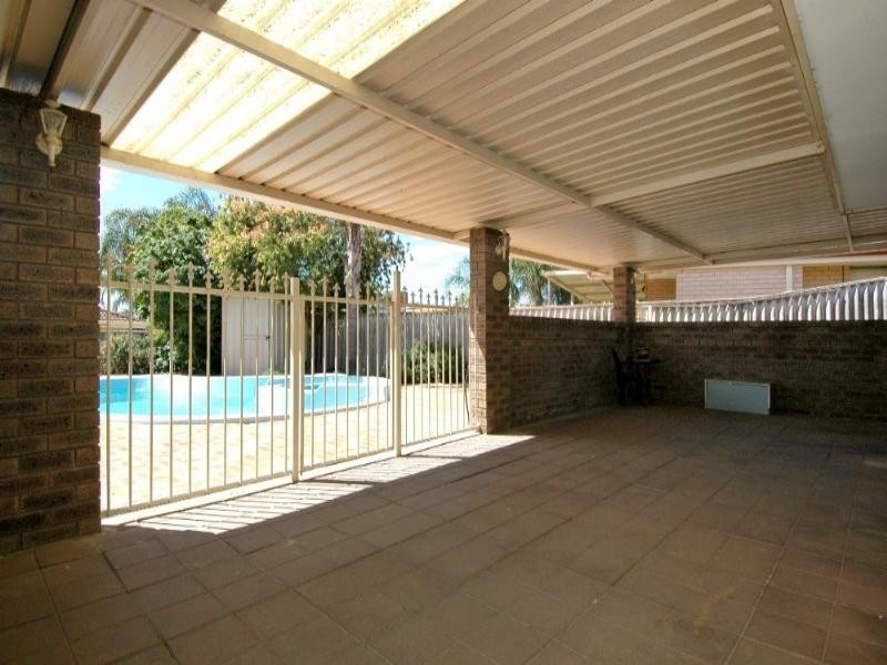 67 Murchison Way, Gosnells WA 6110