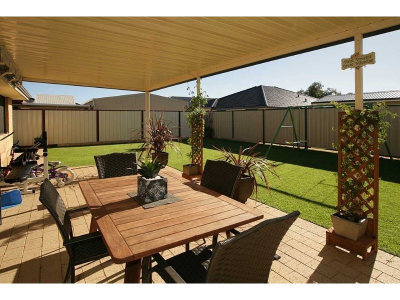 80 Sheffield Road, Wattle Grove WA 6107