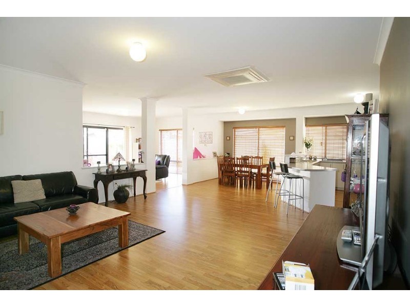 80 Sheffield Road, Wattle Grove WA 6107