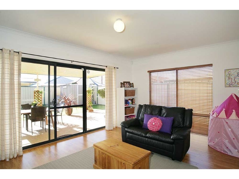 80 Sheffield Road, Wattle Grove WA 6107