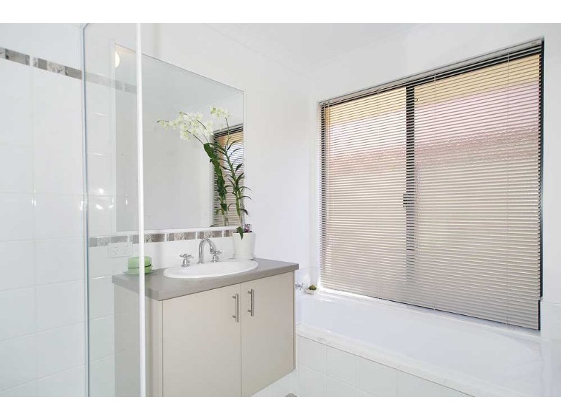 80 Sheffield Road, Wattle Grove WA 6107