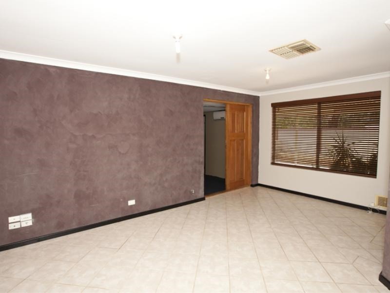 19 Banyo Court, Maddington WA 6109