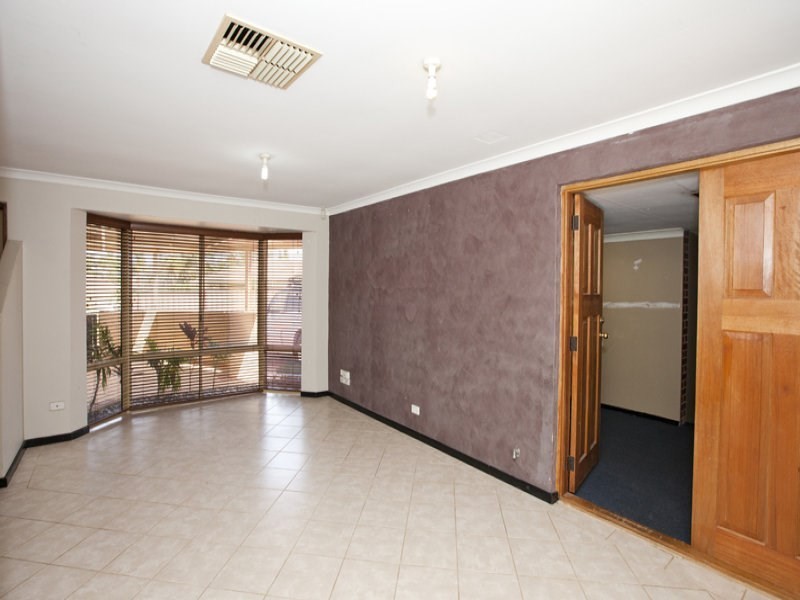 19 Banyo Court, Maddington WA 6109
