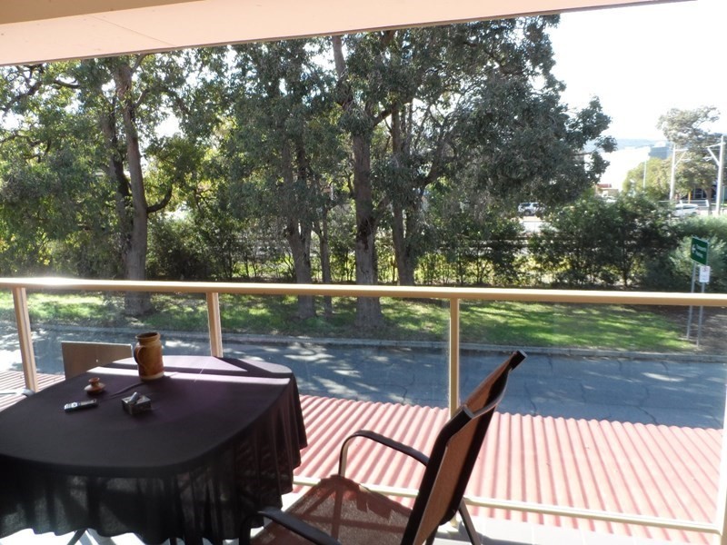 4/13 Wheatley Street, Gosnells WA 6110