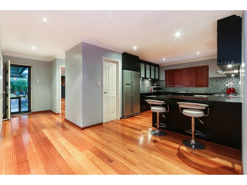 9 Bundalla Court, Kelmscott WA 6111