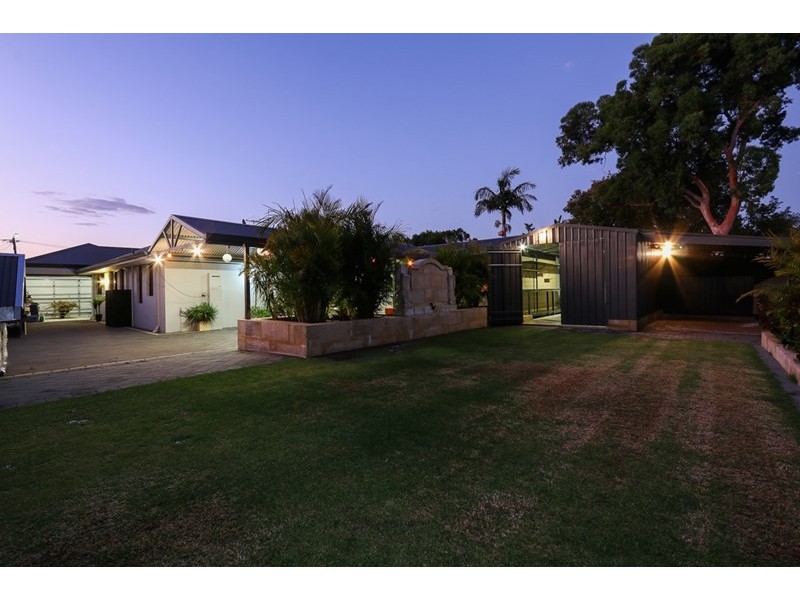 9 Bundalla Court, Kelmscott WA 6111