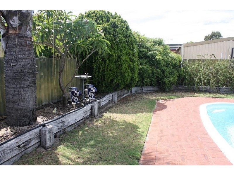5 Durnsford Way, Camillo WA 6111