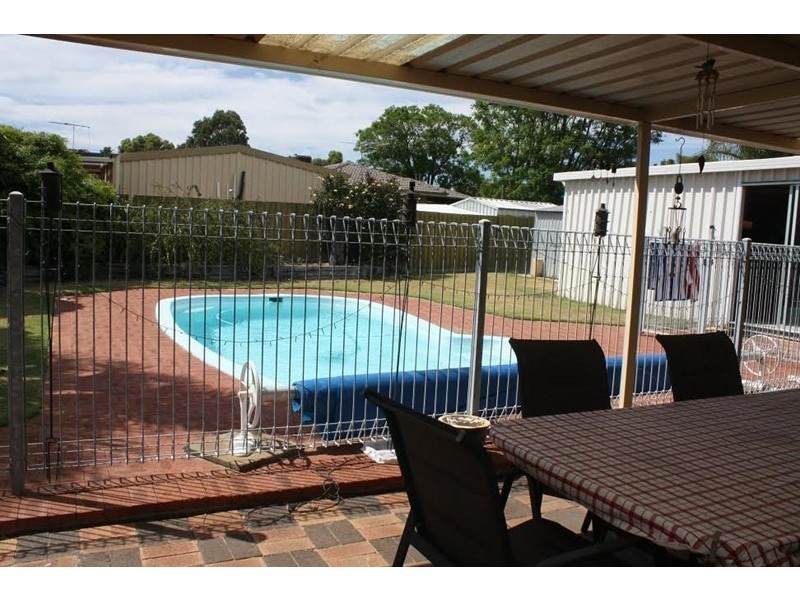 5 Durnsford Way, Camillo WA 6111