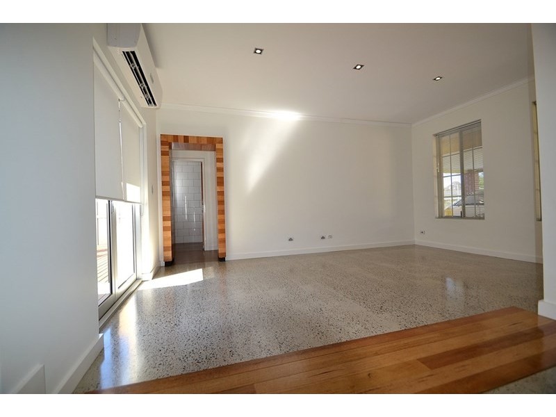 25 Cowan Street, Maddington WA 6109