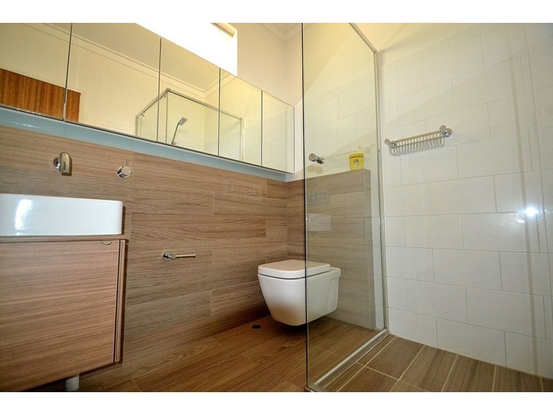 25 Cowan Street, Maddington WA 6109