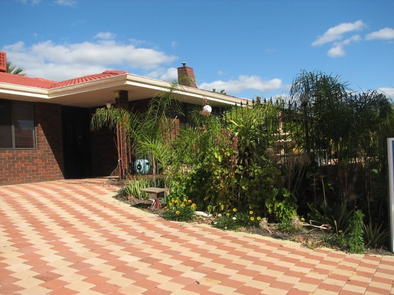 45 McNamara Drive, Thornlie WA 6108