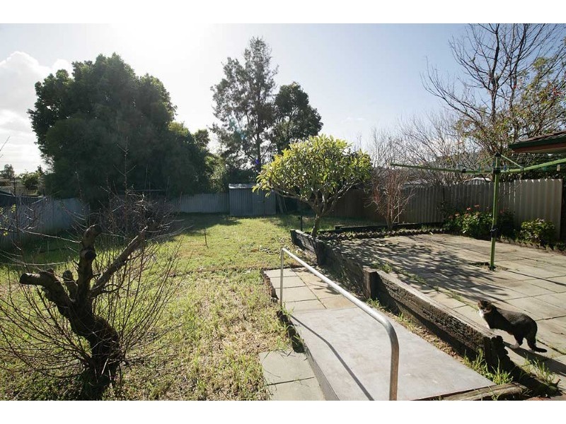 10A Kingsdown Road, Maddington WA 6109