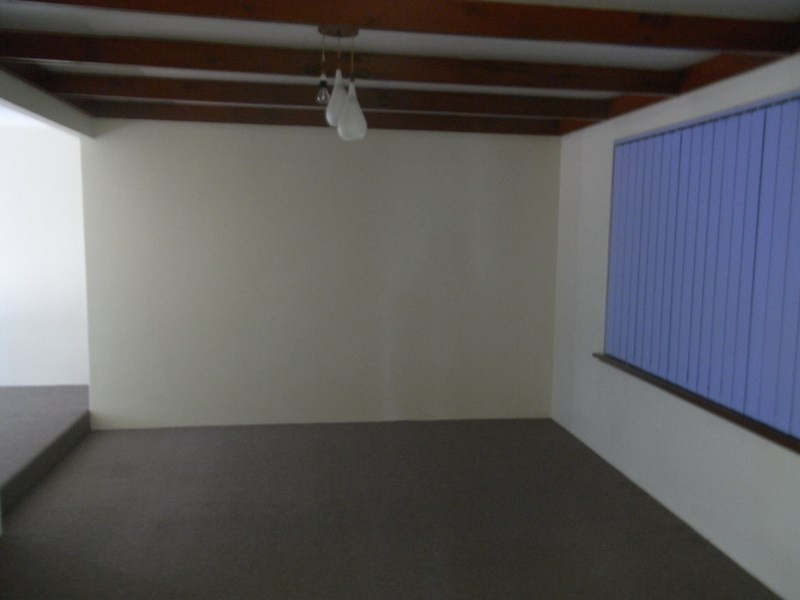 9 Seville Drive, Seville Grove WA 6112