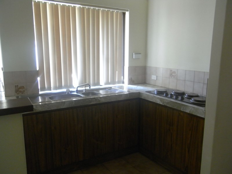 9 Seville Drive, Seville Grove WA 6112